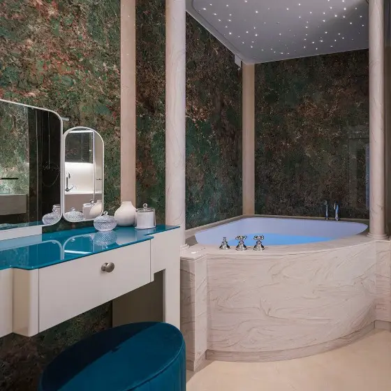 12 Corner Suite Al Primo Piano